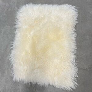 "Yeti White" Sheepskin Sample/Small/ Swatch